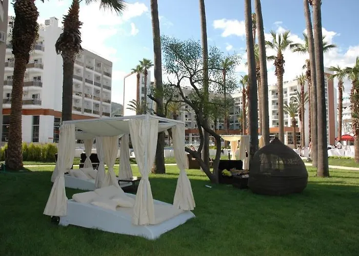 Отель Ideal Prime Ultra 5*