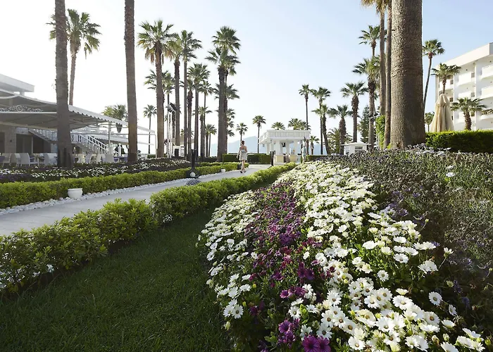 Ideal Prime Ultra Szálloda